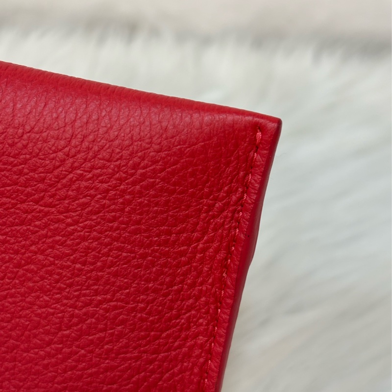 LV 訂製款 紅色荔枝皮 圓形 LOGO 釦式 信封 長夾 皮夾 收納袋 萬用袋-11