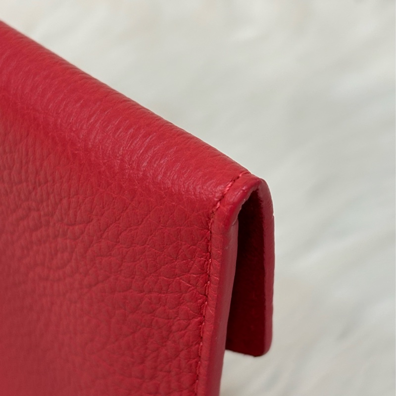 LV 訂製款 紅色荔枝皮 圓形 LOGO 釦式 信封 長夾 皮夾 收納袋 萬用袋-15