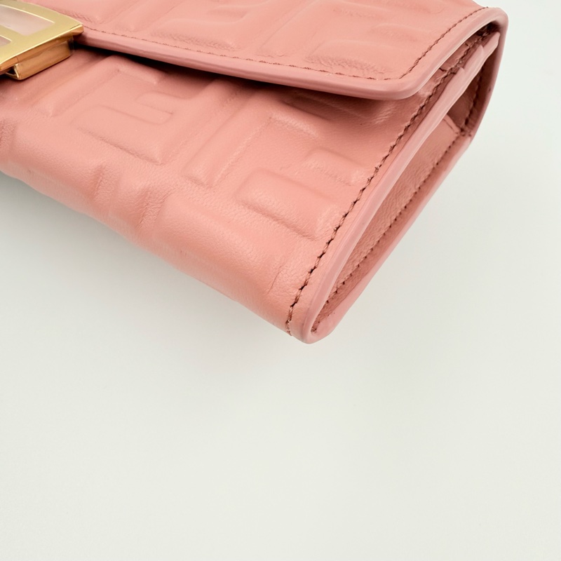 FENDI- 粉色納帕小羊皮Baguette配飾鏈WOC-6