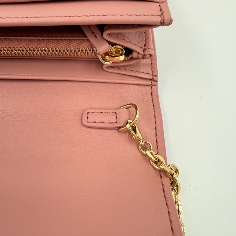 FENDI- 粉色納帕小羊皮Baguette配飾鏈WOC-13
