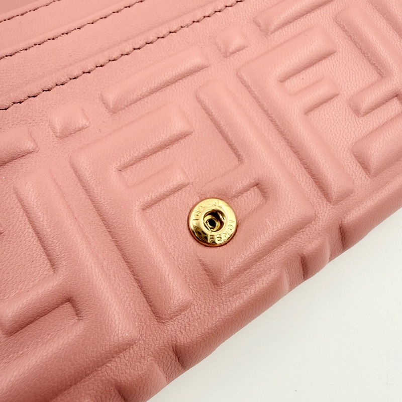 FENDI- 粉色納帕小羊皮Baguette配飾鏈WOC-19