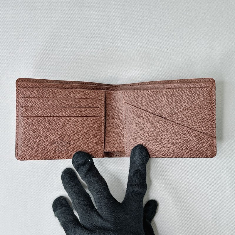 LV 全新Multiple對開短夾-6