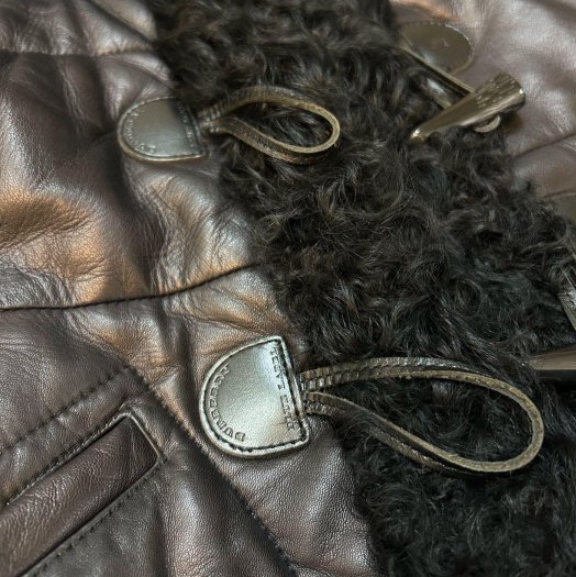 BURBERRY BLUE LABEL黑色連帽皮衣38-10