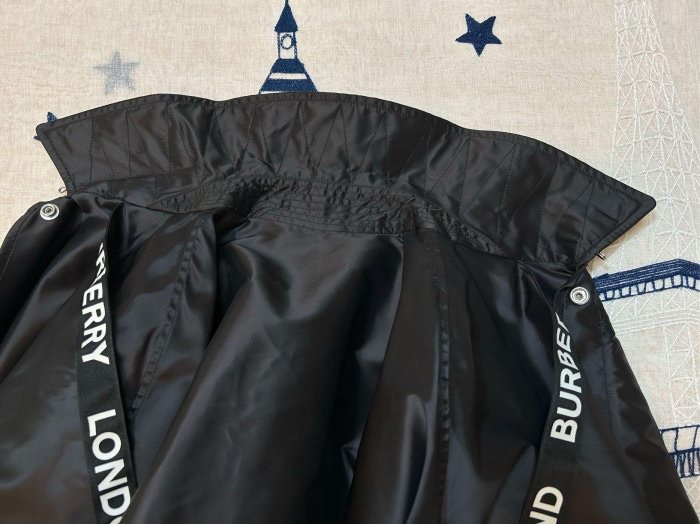 BURBERRY英國黑色輕盈斗篷風衣UK8-10