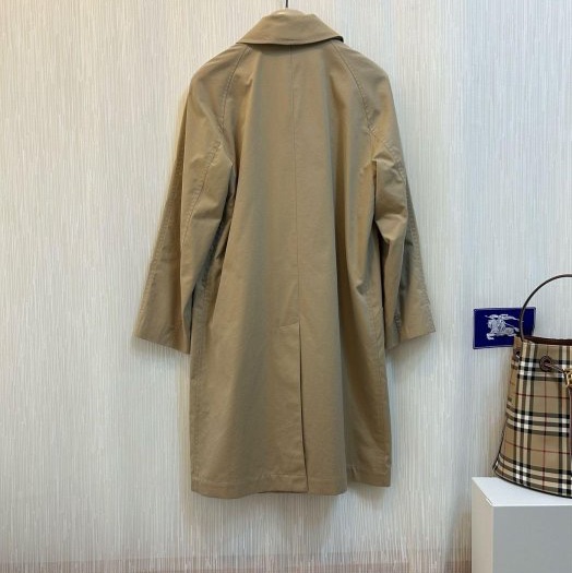 BURBERRY英國專屬標飾圖案輕便風衣UK2-2