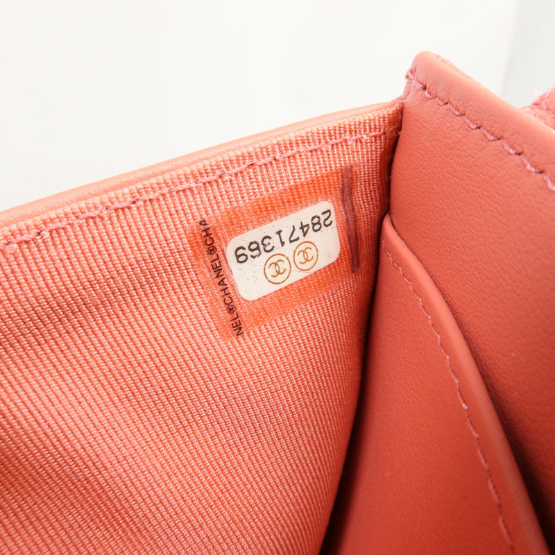 CHANEL 牛皮皮革Wallet金扣錢包-13