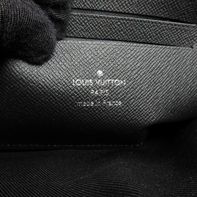 LOUIS VUITTON Monogram Eclipse Pochette Discovery PM銀扣手拿包-12