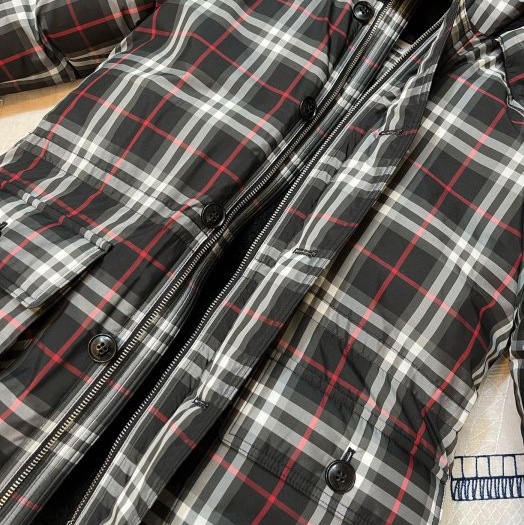 BURBERRY英國童款格紋連帽羽絨外套12Y-6
