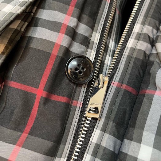 BURBERRY英國童款格紋連帽羽絨外套12Y-7