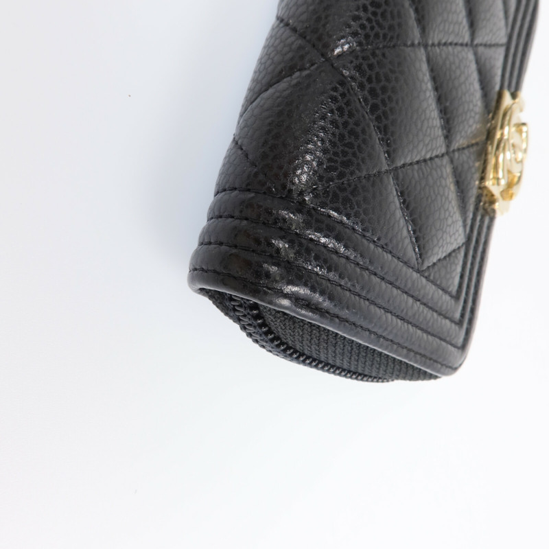 CHANEL 牛皮皮革Boy Card Case金扣卡片套-6