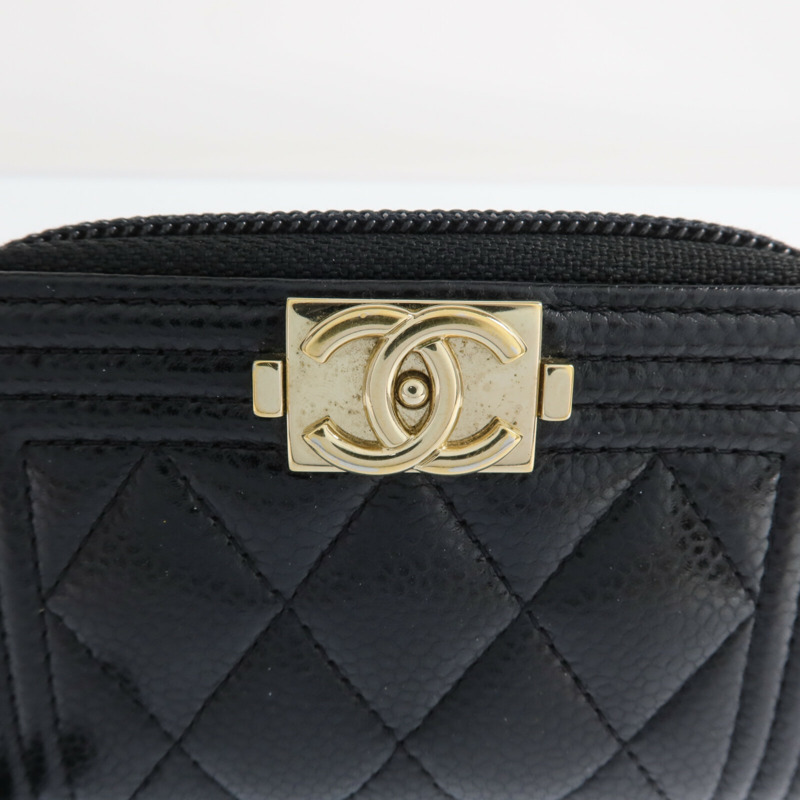 CHANEL 牛皮皮革Boy Card Case金扣卡片套-10