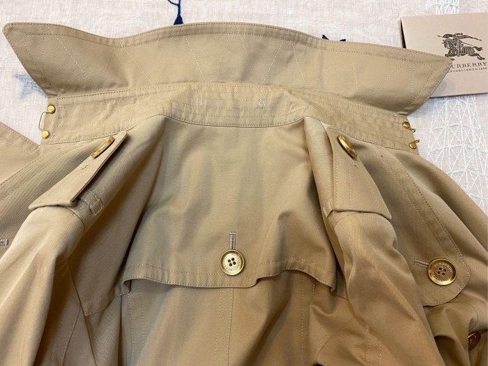 BURBERRY LONDON蜜色金釦風衣36-6