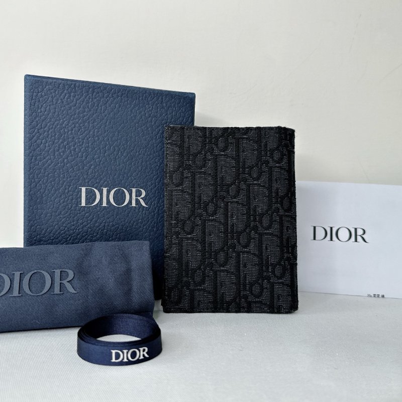 DIOR 全新緹花卡包護照套-1