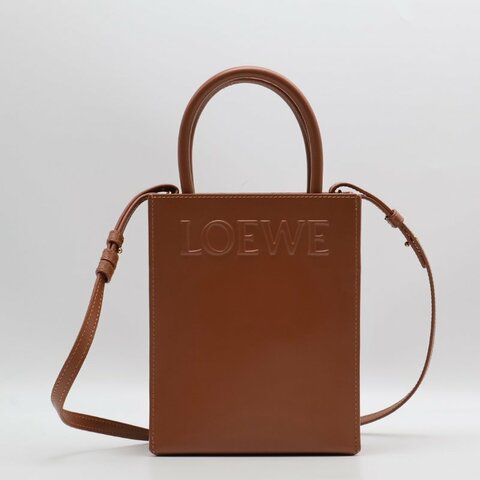 LOEWE Standard A5小牛皮斜背包