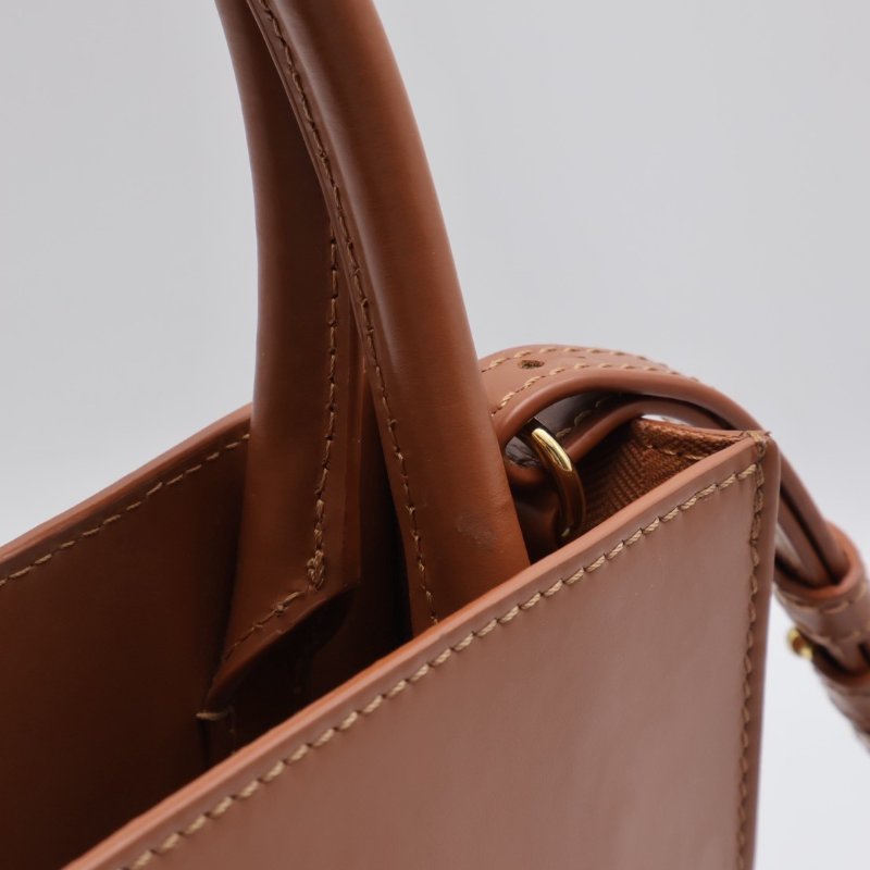 LOEWE Standard A5小牛皮斜背包-3