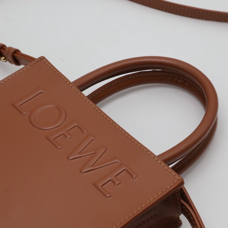 LOEWE Standard A5小牛皮斜背包-6