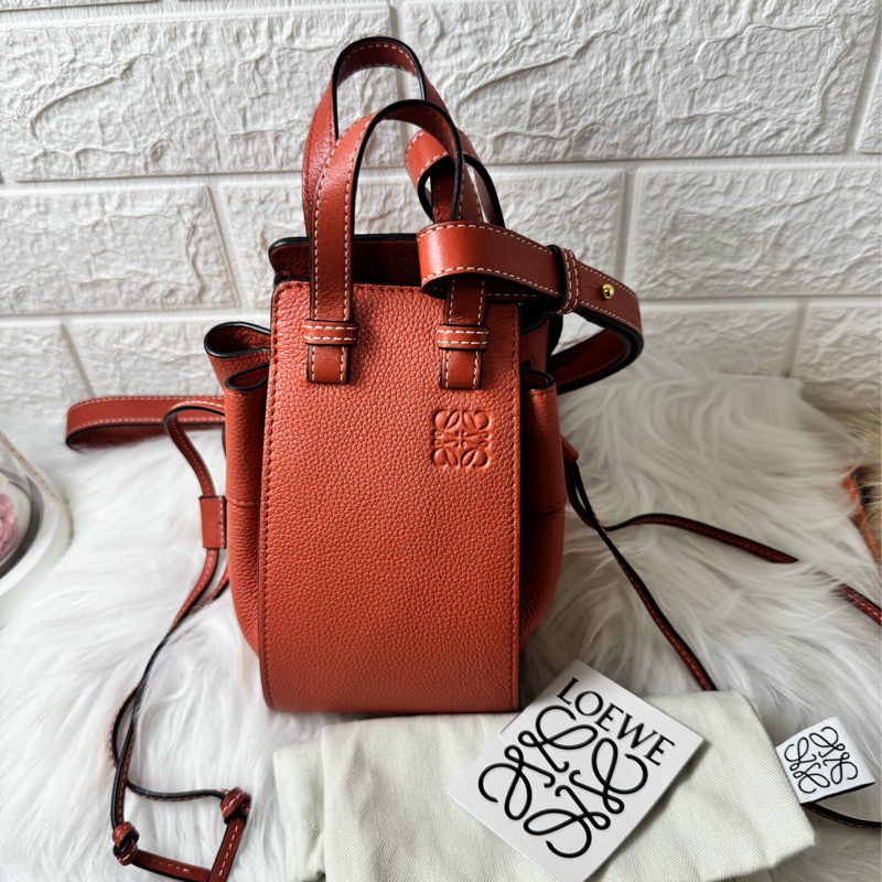 LOEWE Hammock Mini 牛皮手提/肩背二用包-3