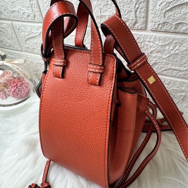 LOEWE Hammock Mini 牛皮手提/肩背二用包-32