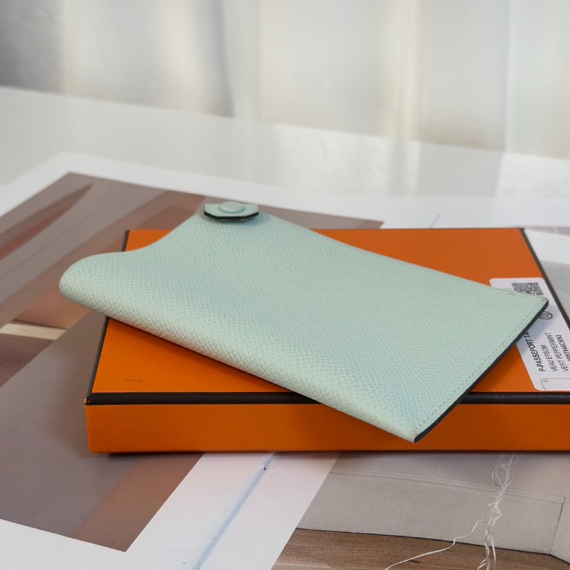 HERMES Tarmac 護照夾 - 新薄荷綠 W-2