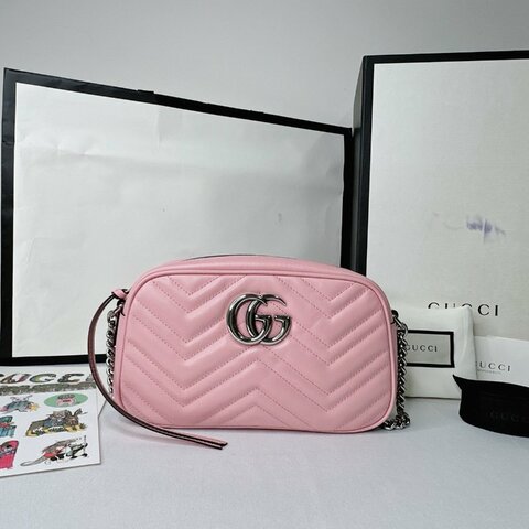 GUCCI 全新粉色牛皮相機包