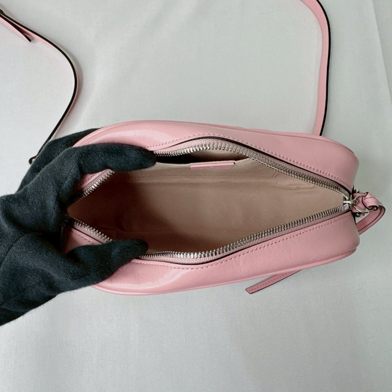 GUCCI 全新粉色牛皮相機包-6