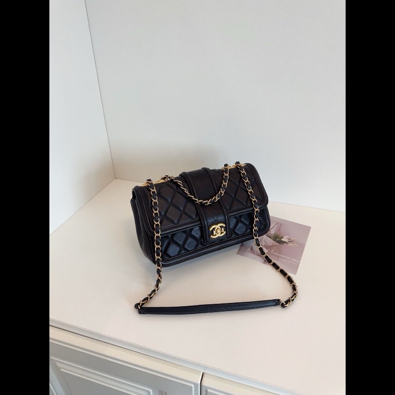 Chanel seasonal classic flap
Medium-2