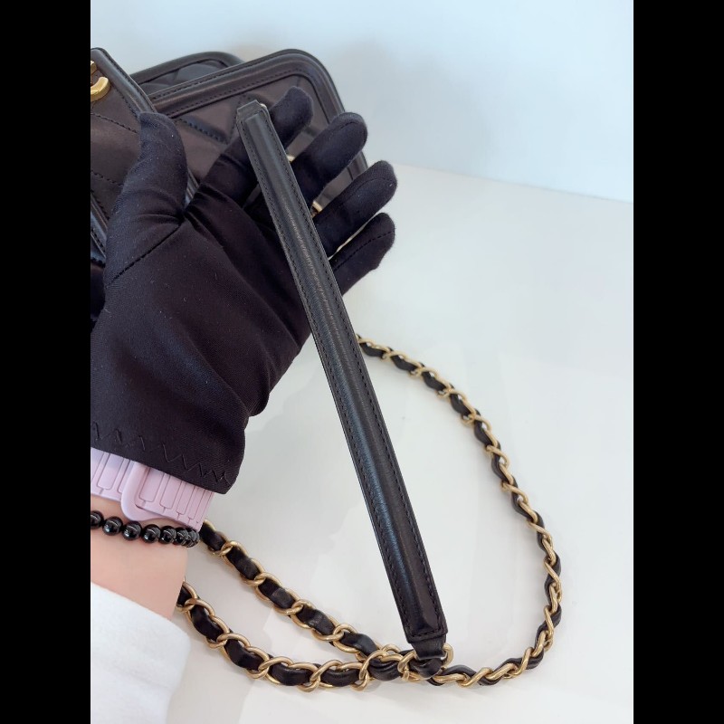 Chanel seasonal classic flap
Medium-21