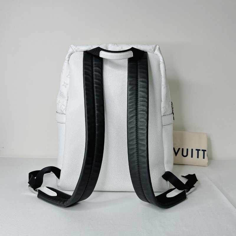 LV Discovery雙肩後背包-1