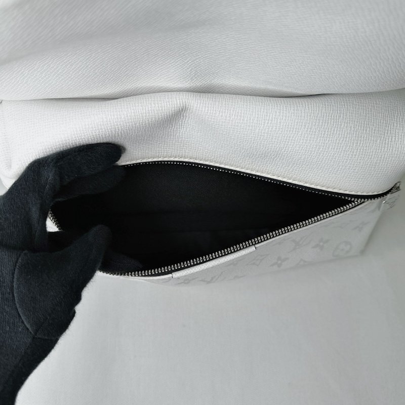 LV Discovery雙肩後背包-7