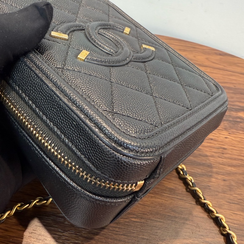 CHANEL香奈兒相機包小號菱格紋黑金牛皮單肩斜孭包-10