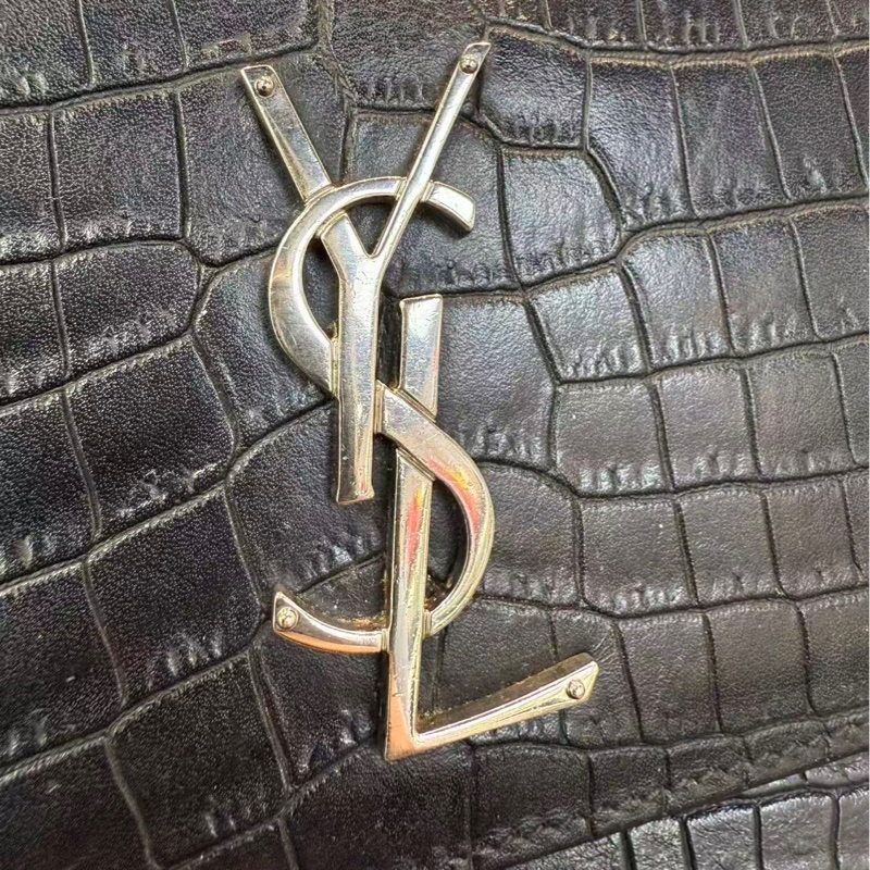 YSL日落包鰐魚壓紋銀Logo鏈條斜孭包-1