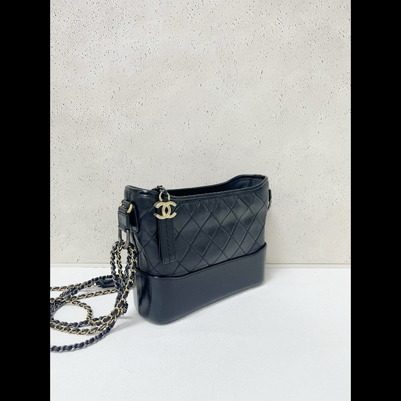 Chanel New Medium Gabrielle
新中號 黑色牛皮流浪包-2