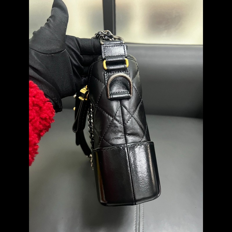Chanel New Medium Gabrielle
新中號 黑色牛皮流浪包-7