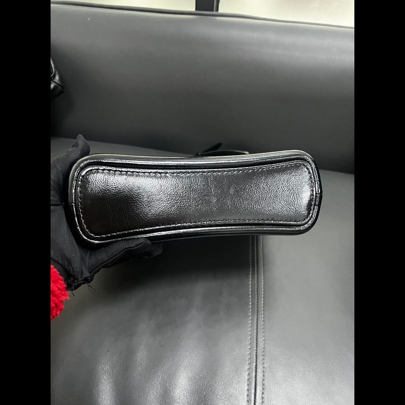 Chanel New Medium Gabrielle
新中號 黑色牛皮流浪包-8
