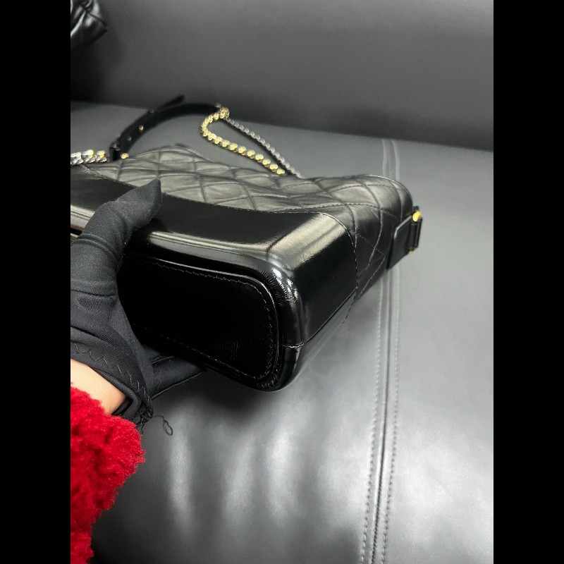 Chanel New Medium Gabrielle
新中號 黑色牛皮流浪包-13