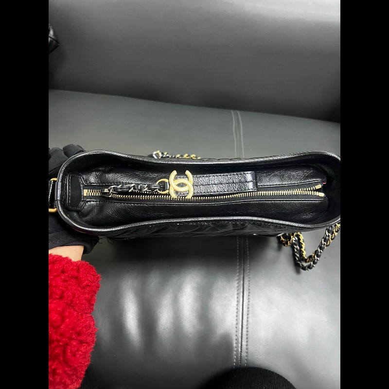 Chanel New Medium Gabrielle
新中號 黑色牛皮流浪包-14