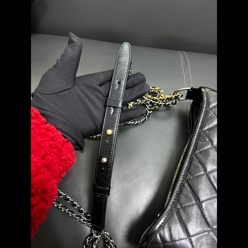 Chanel New Medium Gabrielle
新中號 黑色牛皮流浪包-17