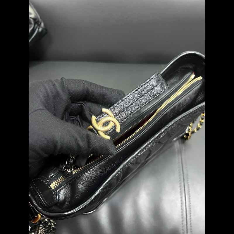 Chanel New Medium Gabrielle
新中號 黑色牛皮流浪包-18