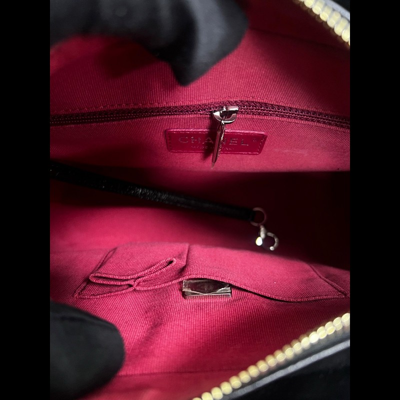 Chanel New Medium Gabrielle
新中號 黑色牛皮流浪包-21