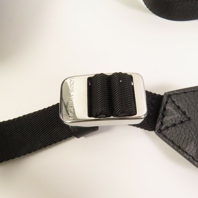 LOUIS VUITTON Monogram Eclipse Messenger PM Voyager銀扣肩背袋-5