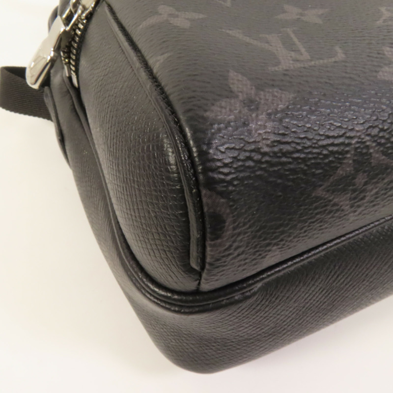 LOUIS VUITTON Monogram Eclipse Messenger PM Voyager銀扣肩背袋-11