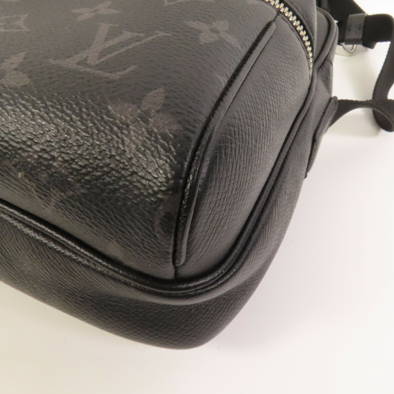 LOUIS VUITTON Monogram Eclipse Messenger PM Voyager銀扣肩背袋-12