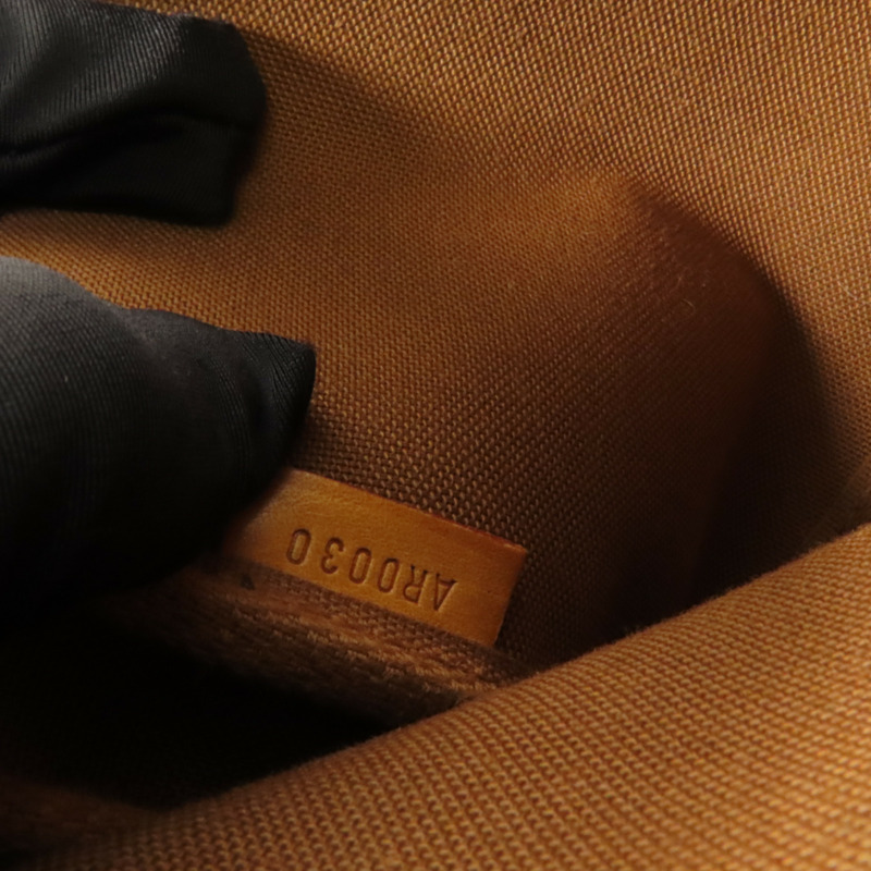 LOUIS VUITTON Monogram Pochette Accessoires金扣手挽袋棕色-8