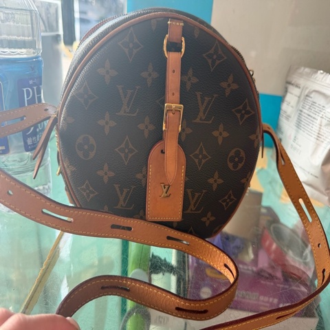 LV圓餅包