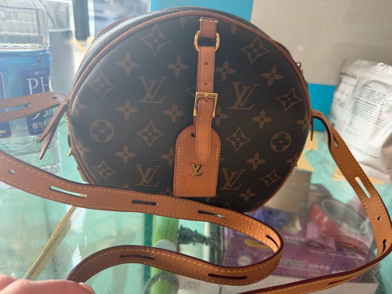 LV圓餅包-6