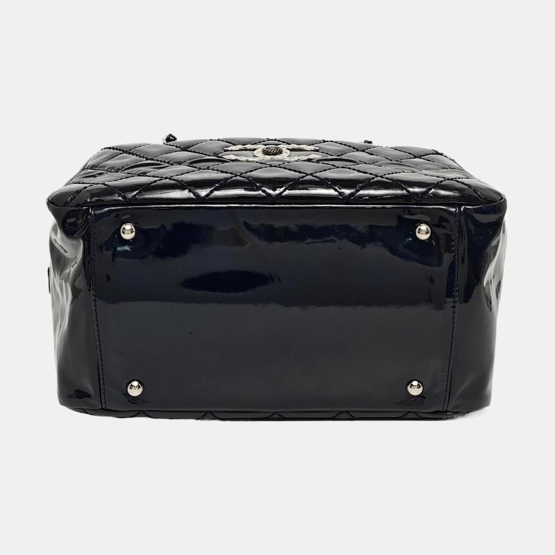 CHANEL深藍色牛漆皮菱格紋絎縫單肩包手提包銀色五金13開2條可拆卸肩帶-5