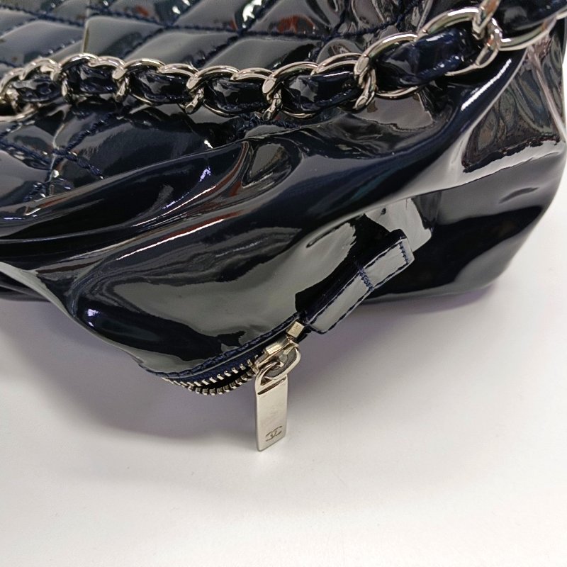 CHANEL深藍色牛漆皮菱格紋絎縫單肩包手提包銀色五金13開2條可拆卸肩帶-10