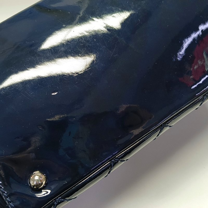 CHANEL深藍色牛漆皮菱格紋絎縫單肩包手提包銀色五金13開2條可拆卸肩帶-14