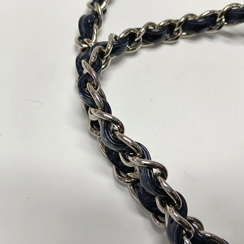 CHANEL深藍色牛漆皮菱格紋絎縫單肩包手提包銀色五金13開2條可拆卸肩帶-19