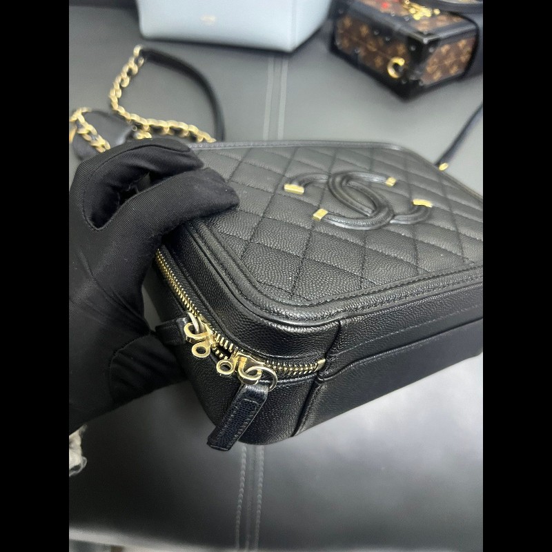 Chanel vanity case medium 
中號 黑金荔枝皮相機包-7
